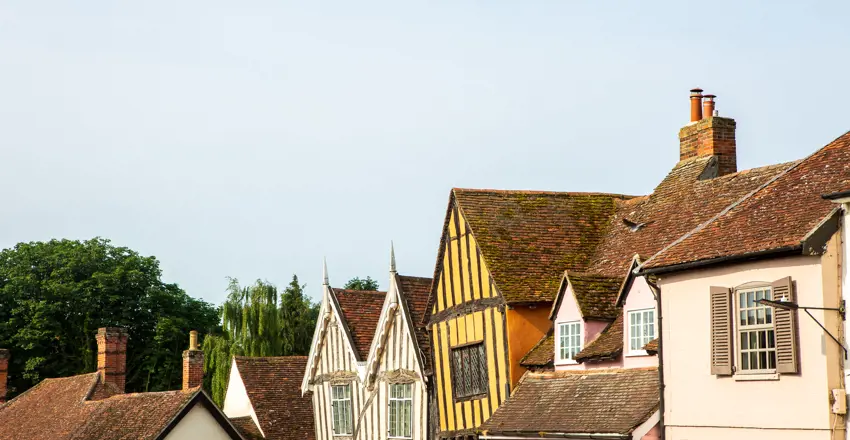 Crooked house